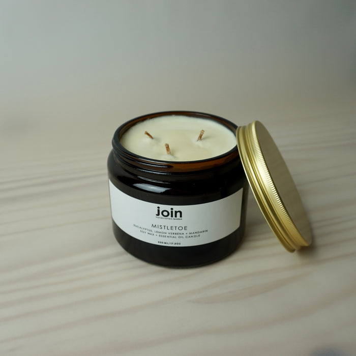 John Handcrafted Mistletoe Christmas Candle - Vegan Soy Wax